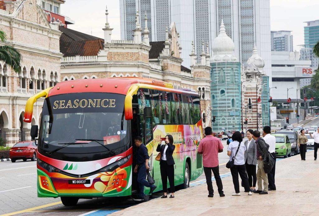 Travel agents want the fuel subsidy to be extended to vehicles used for tourism. 