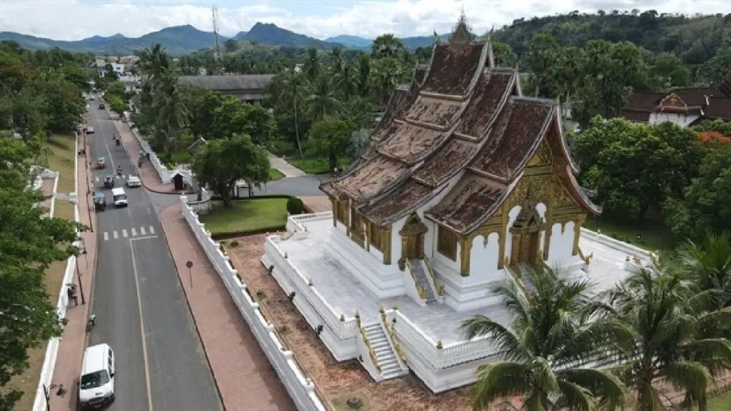 Vietnam is second after Thailand in tourists to Laos in Q1